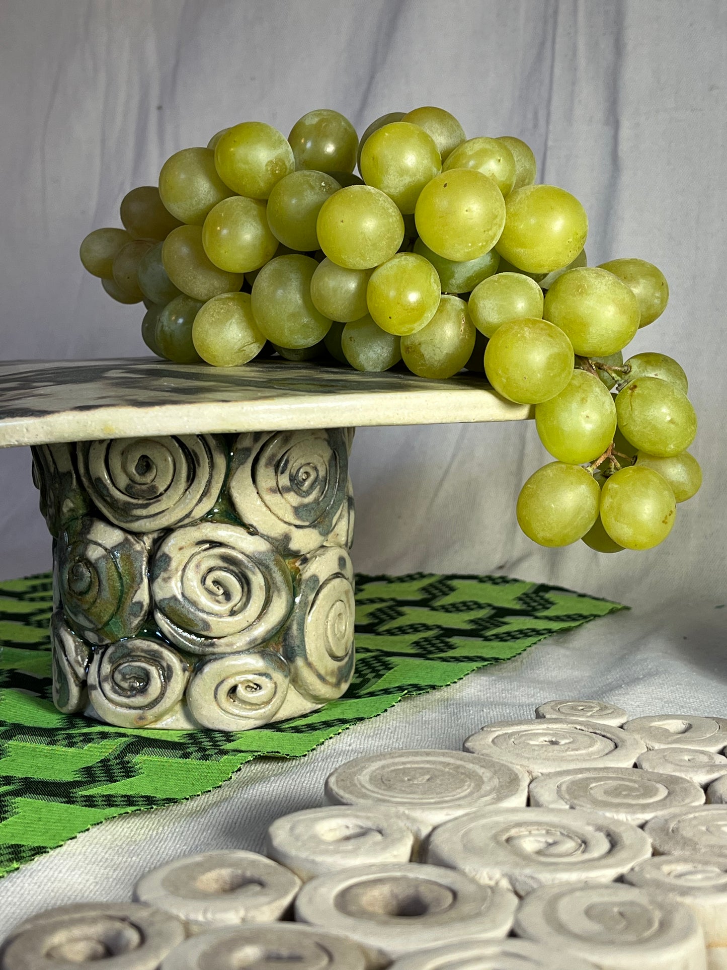 PLAT A PARTAGER SUSPENDU